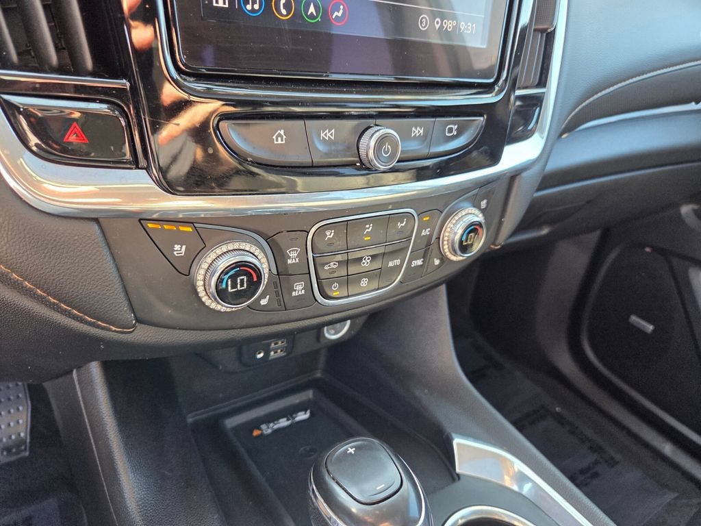 Used 2020 Chevrolet Traverse Premier FWD image 28