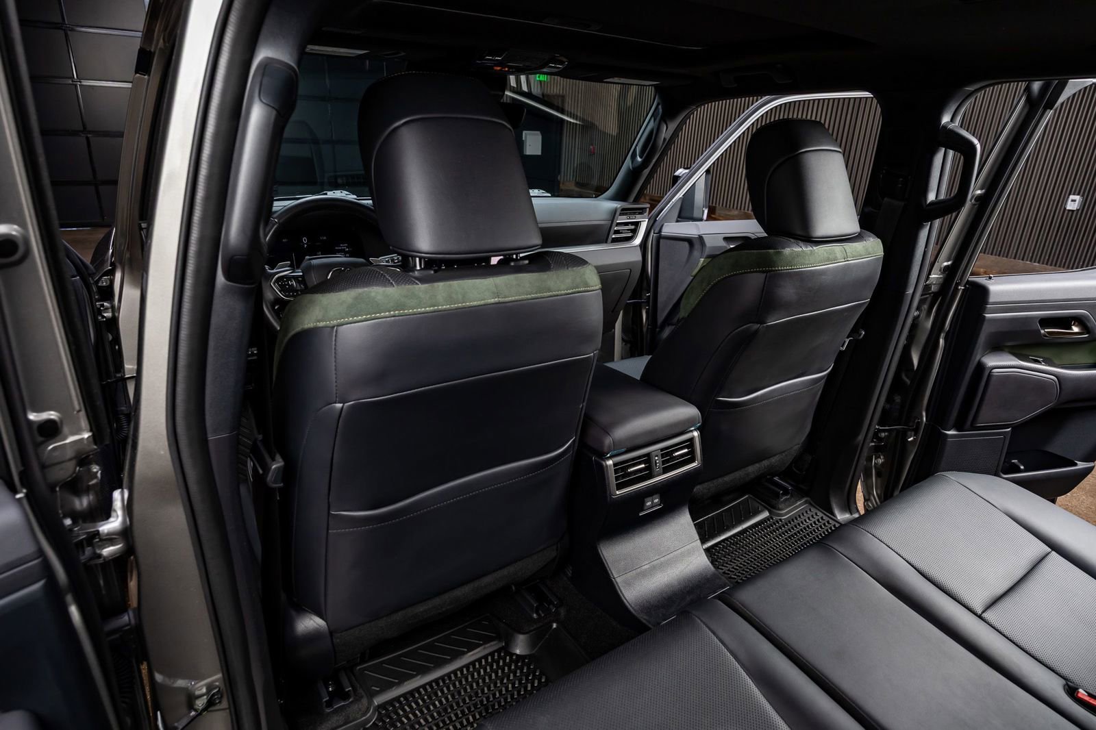 Used 2025 Lexus GX 550 image 29