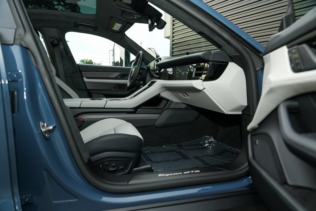 New 2026 Porsche Taycan GTS AWD/4WD image 36