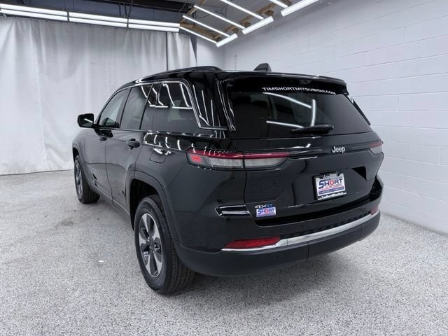 Used 2022 Jeep Grand Cherokee Limited 4xe w/ Luxury Tech Group II AWD/4WD image 4