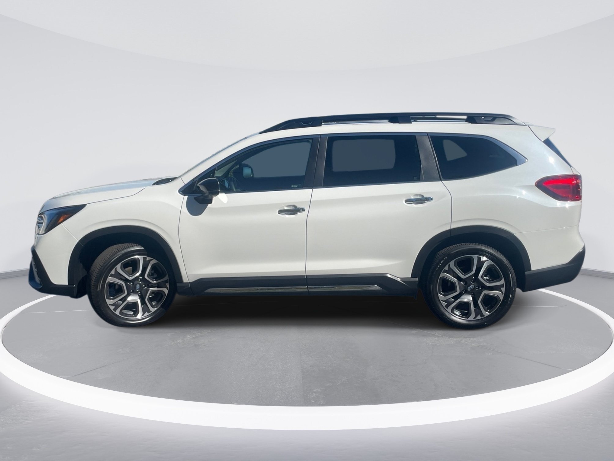 Used 2026 Subaru Ascent Touring AWD/4WD image 4
