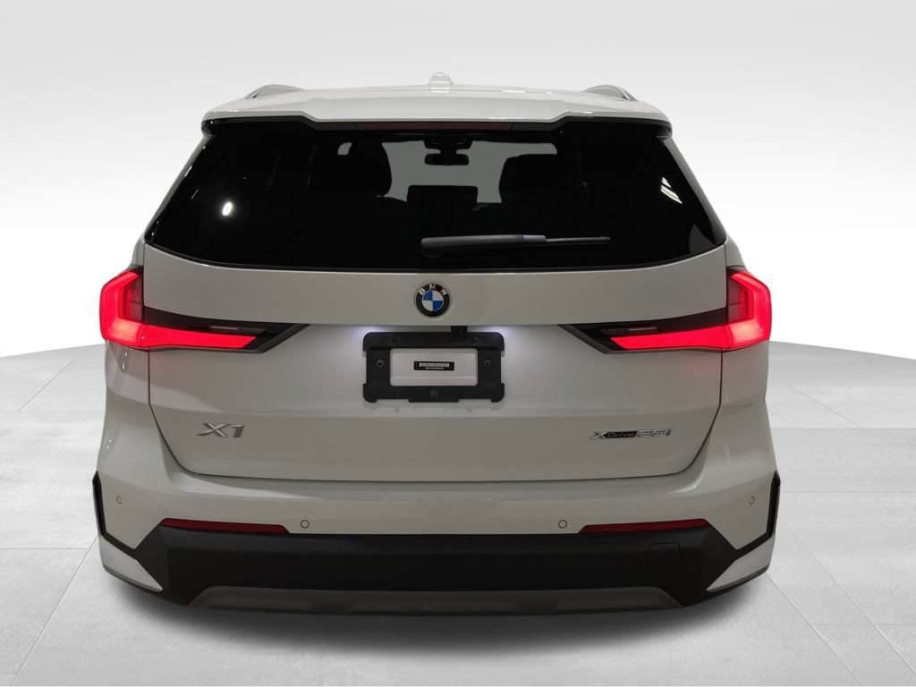Used 2023 BMW X1 xDrive28i image 4