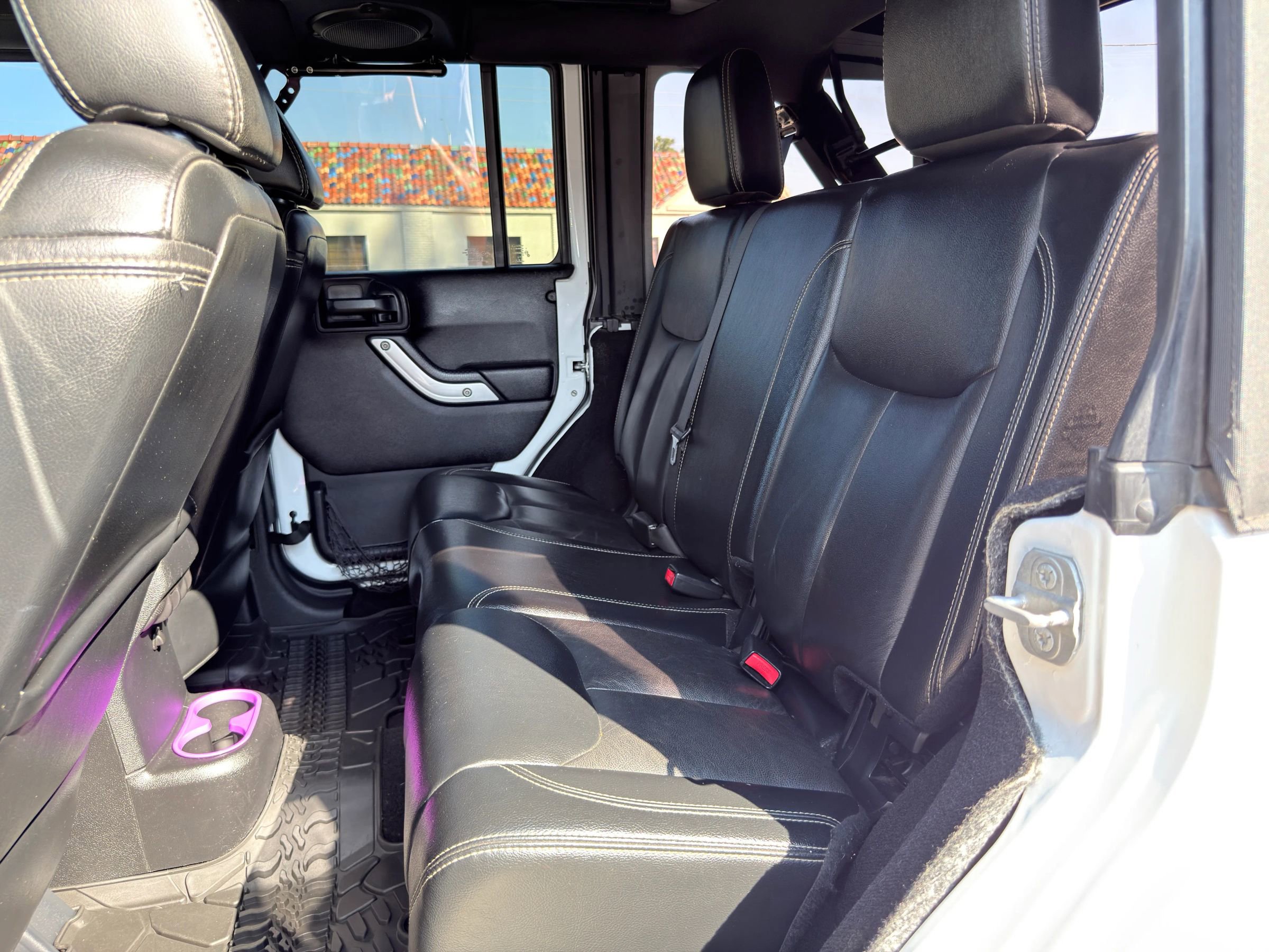 Used 2014 Jeep Wrangler Unlimited Rubicon image 16