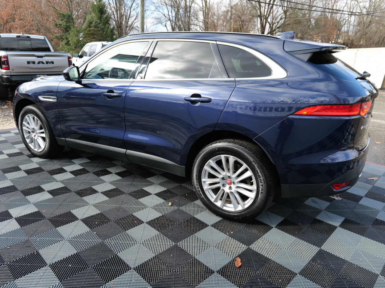 Used 2018 Jaguar F-PACE Prestige image 73