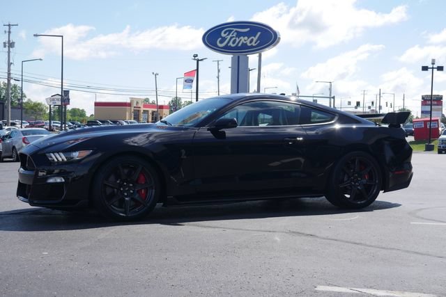 Used 2022 Ford Mustang Shelby GT500 w/ Carbon Fiber Track Pack RWD image 9
