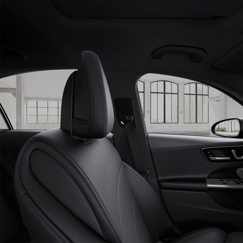 Used 2025 Mercedes-Benz C 300 Sedan image 43