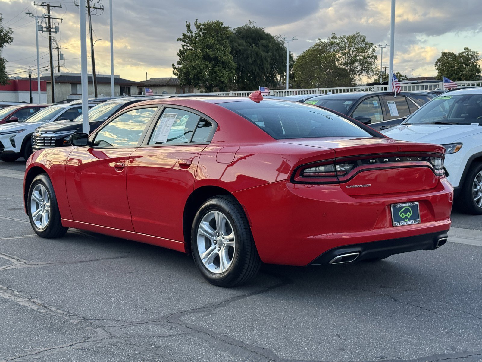 Used 2023 Dodge Charger SXT image 2