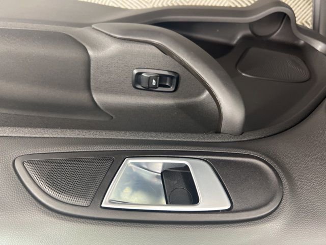 Used 2015 Ford Fiesta SE FWD image 22