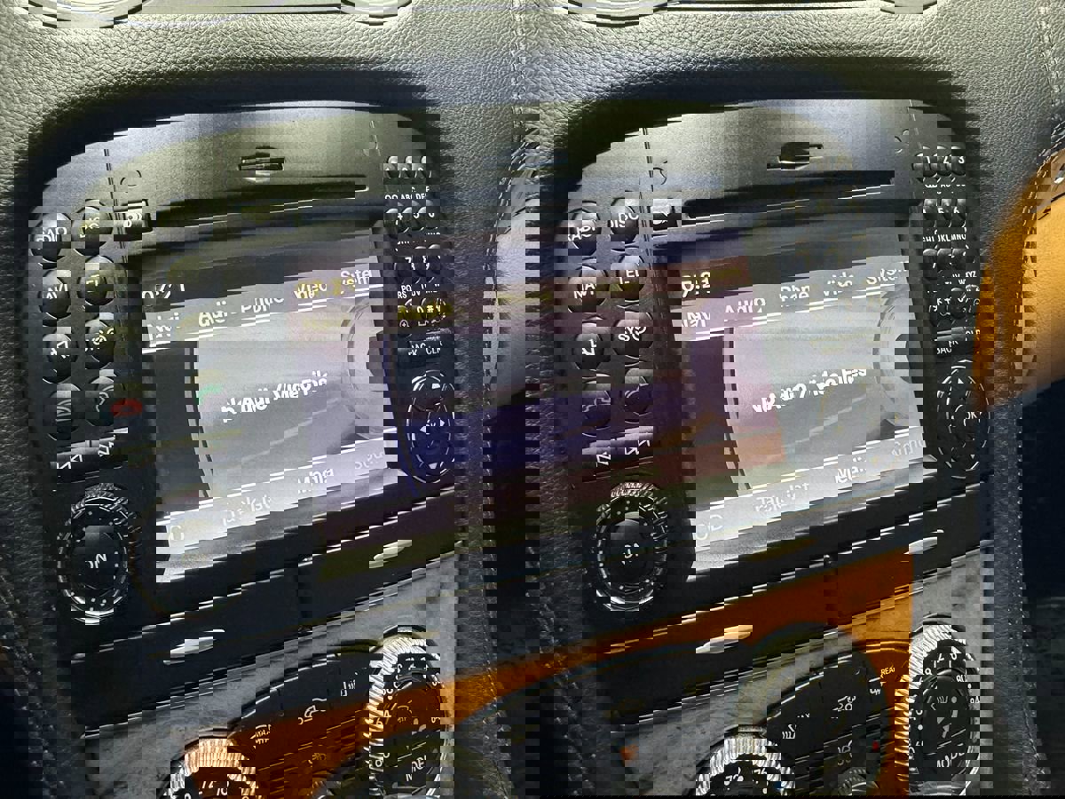 Used 2011 Mercedes-Benz SL 550 image 25