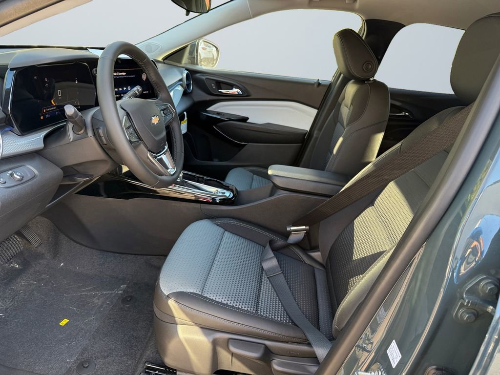 New 2026 Chevrolet Trax LT w/ Sunroof Package image 9