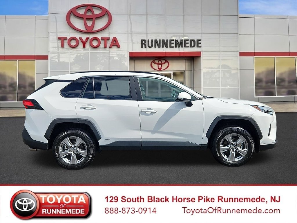 Certified 2024 Toyota RAV4 XLE AWD/4WD image 7