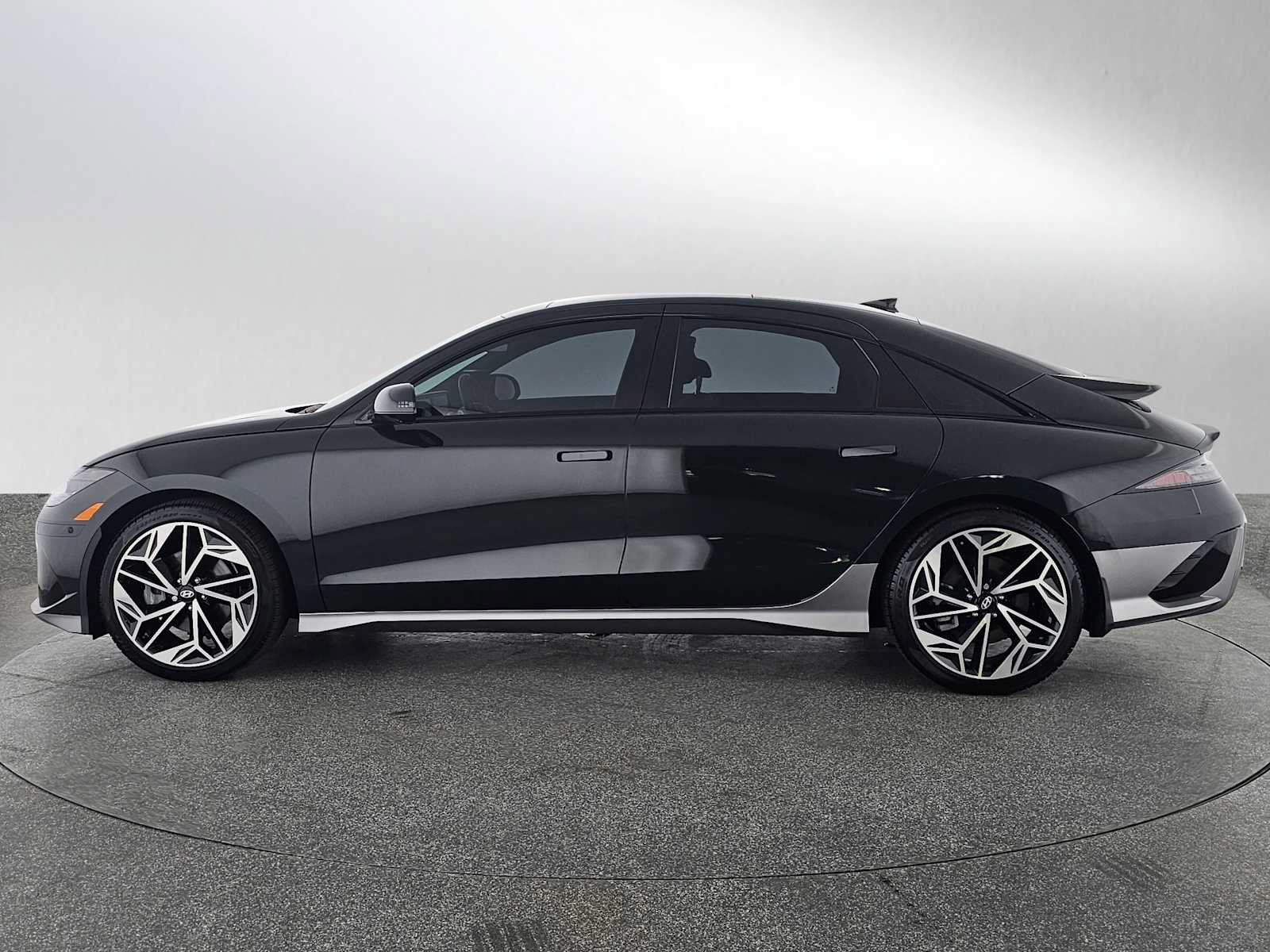 Used 2024 Hyundai Ioniq 6 Limited AWD/4WD image 7
