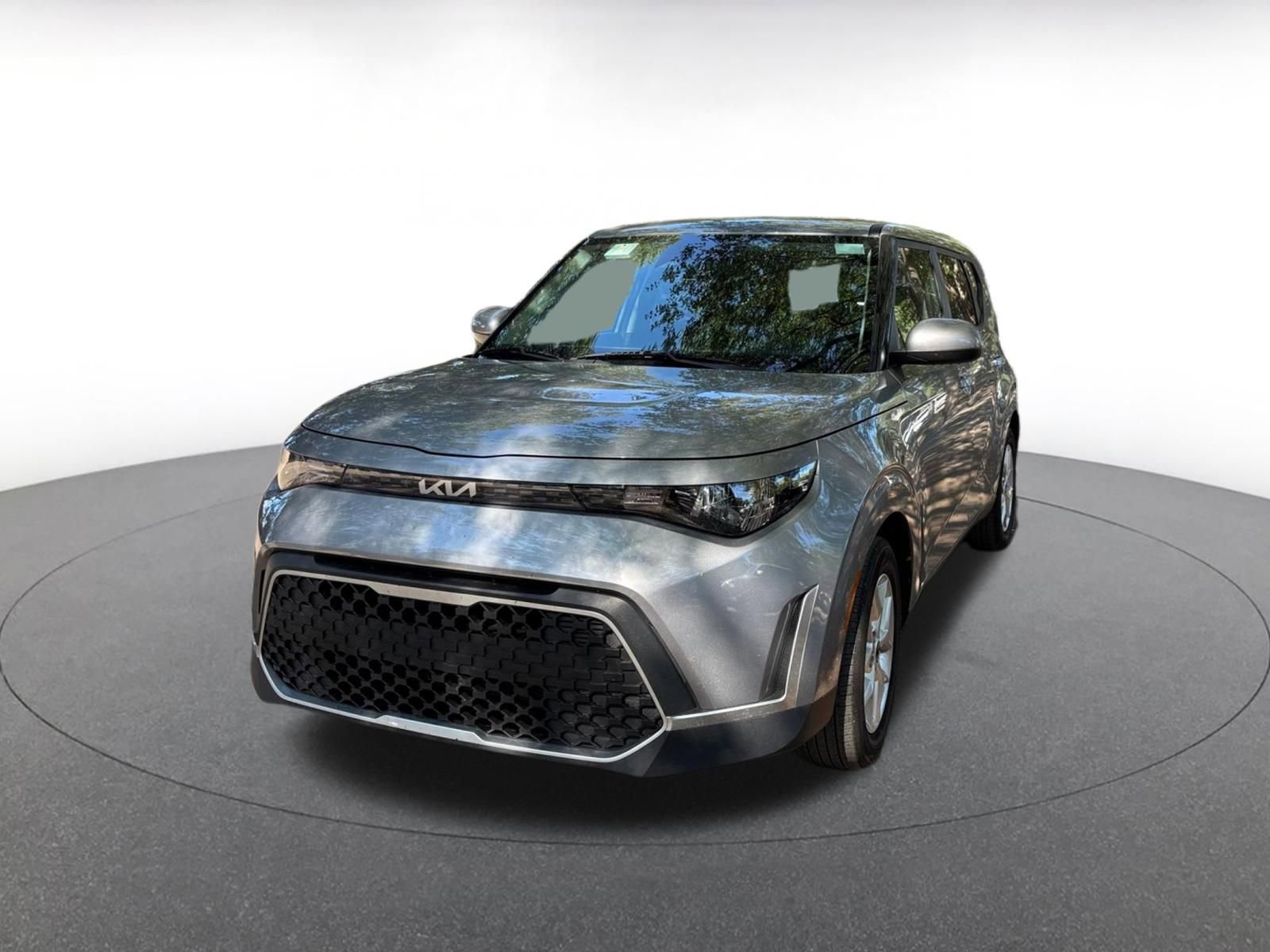 Used 2025 Kia Soul LX w/ LX Technology Package FWD image 3
