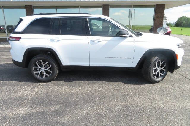 New 2025 Jeep Grand Cherokee Limited w/ Trailer Tow Package image 1