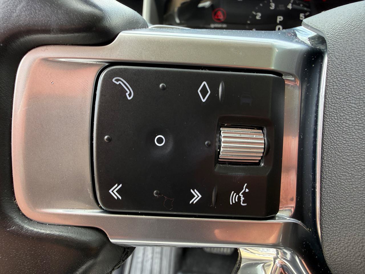 Used 2022 Land Rover Discovery S AWD/4WD image 20
