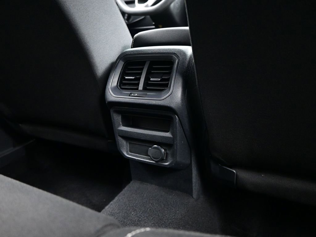 Used 2022 Volkswagen Tiguan S image 37