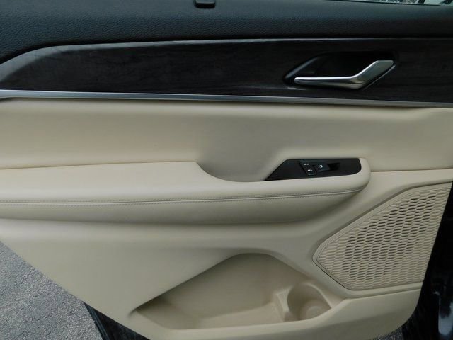 Used 2024 Jeep Grand Cherokee L Limited w/ Luxury Tech Group II image 27