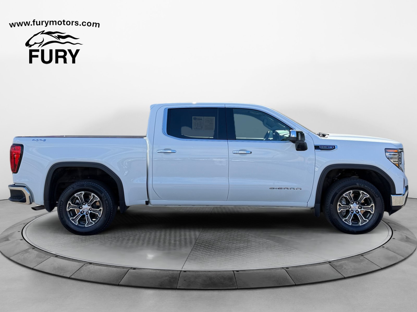 Used 2025 GMC Sierra 1500 SLT AWD/4WD image 3