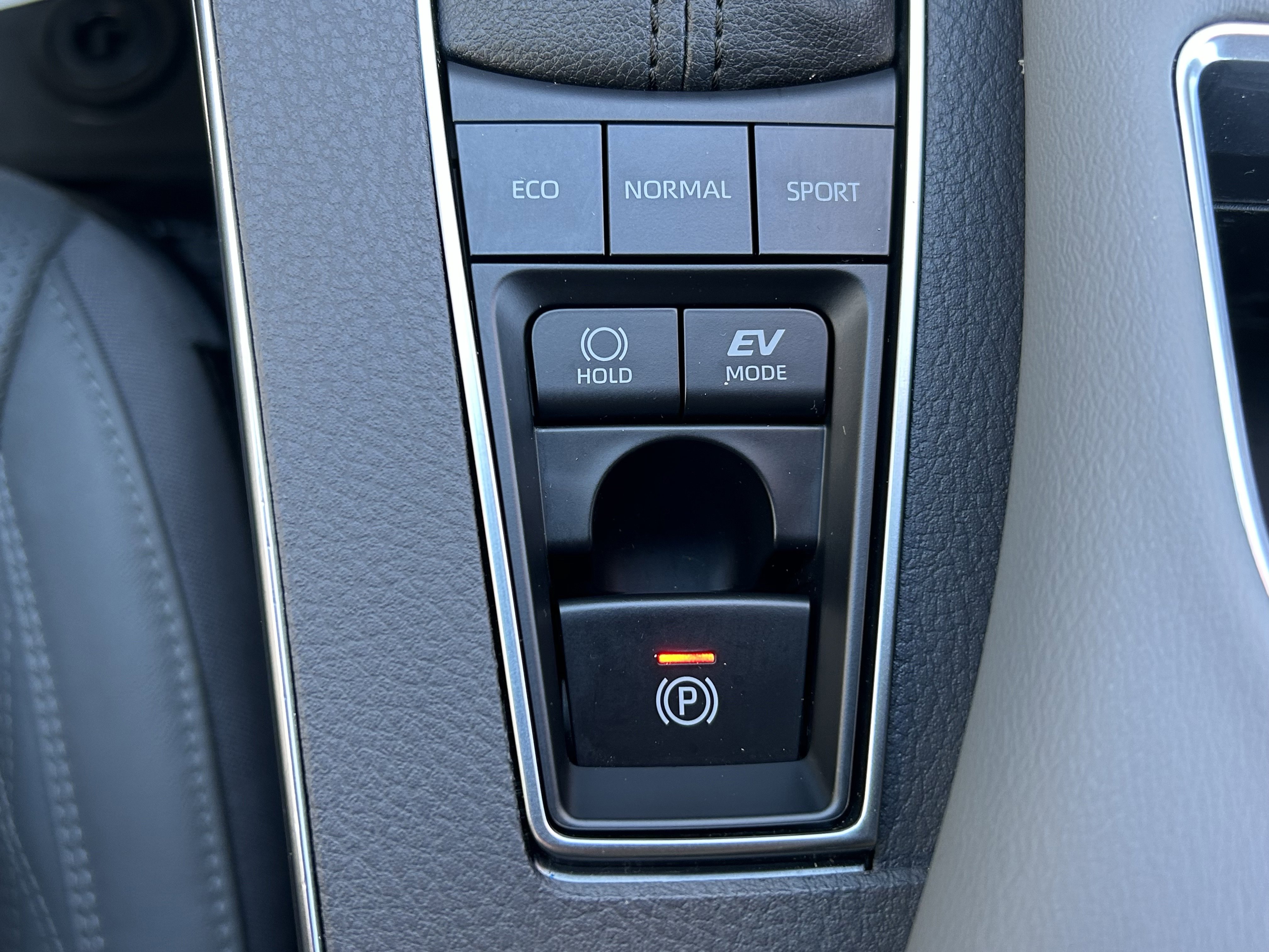 Certified 2022 Toyota Avalon Limited w/ Advanced Safety Package FWD image 31