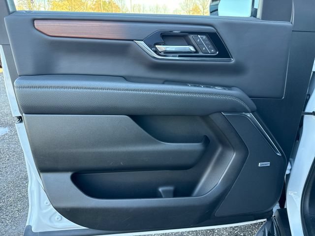 Used 2025 GMC Yukon Denali AWD/4WD image 21