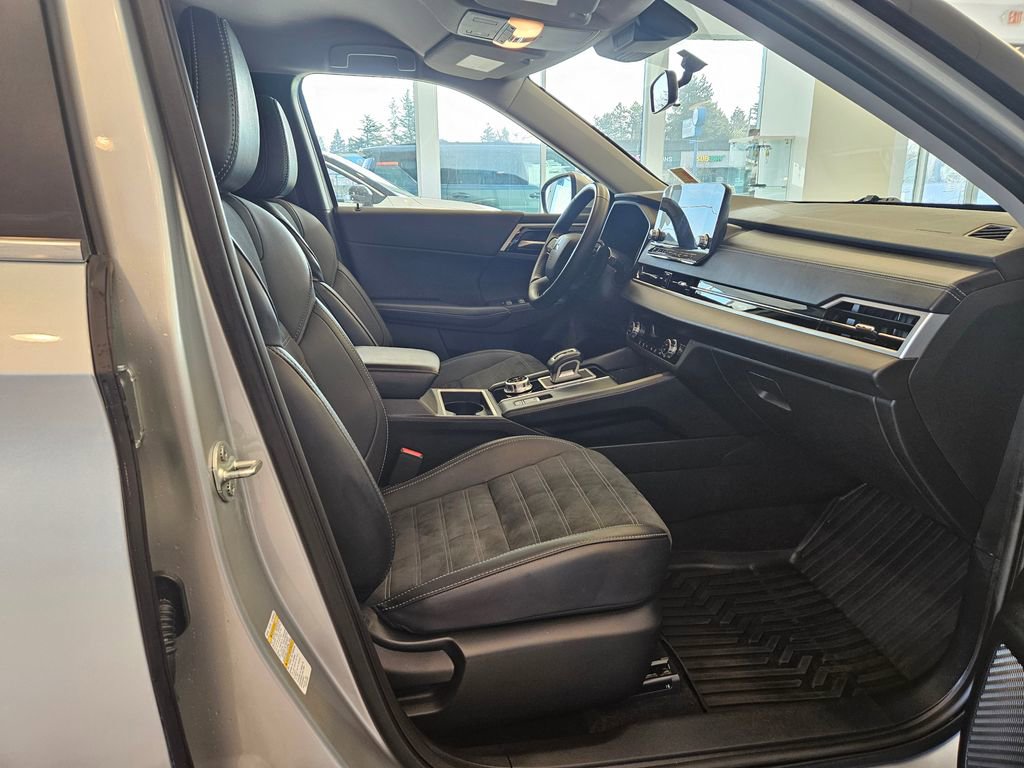 Used 2024 Mitsubishi Outlander SE image 22