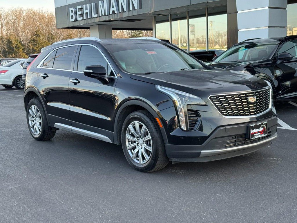Used 2023 Cadillac XT4 Premium Luxury AWD/4WD image 2