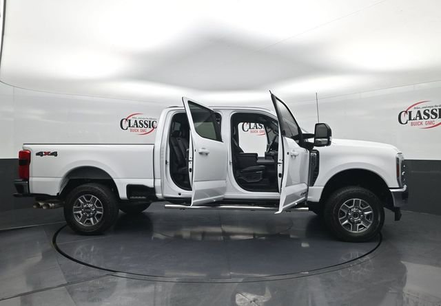 Used 2024 Ford F250 Lariat image 32