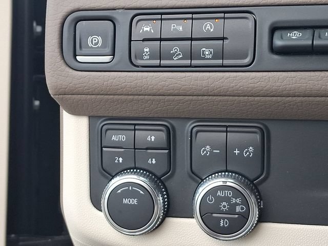 Used 2024 GMC Yukon Denali AWD/4WD image 9