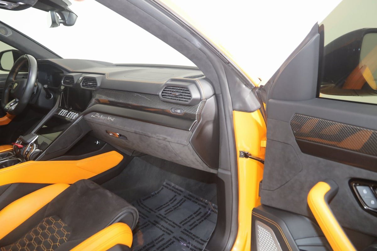 Used 2021 Lamborghini Urus AWD/4WD image 68