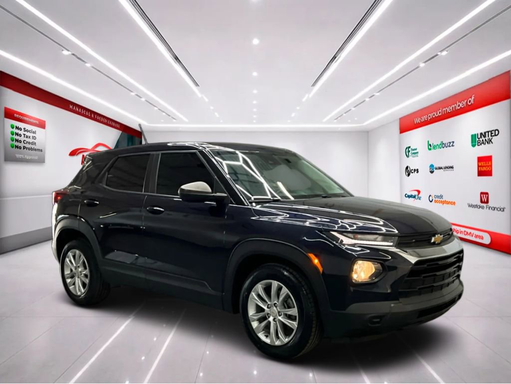 Used 2021 Chevrolet TrailBlazer LS FWD image 2