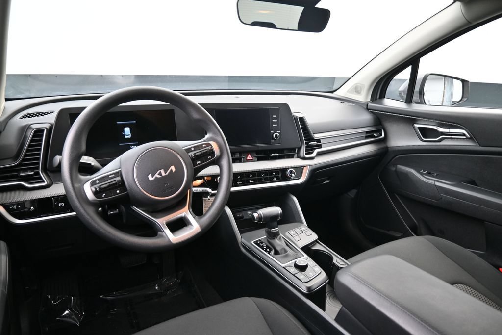 Used 2025 Kia Sportage LX AWD/4WD image 11