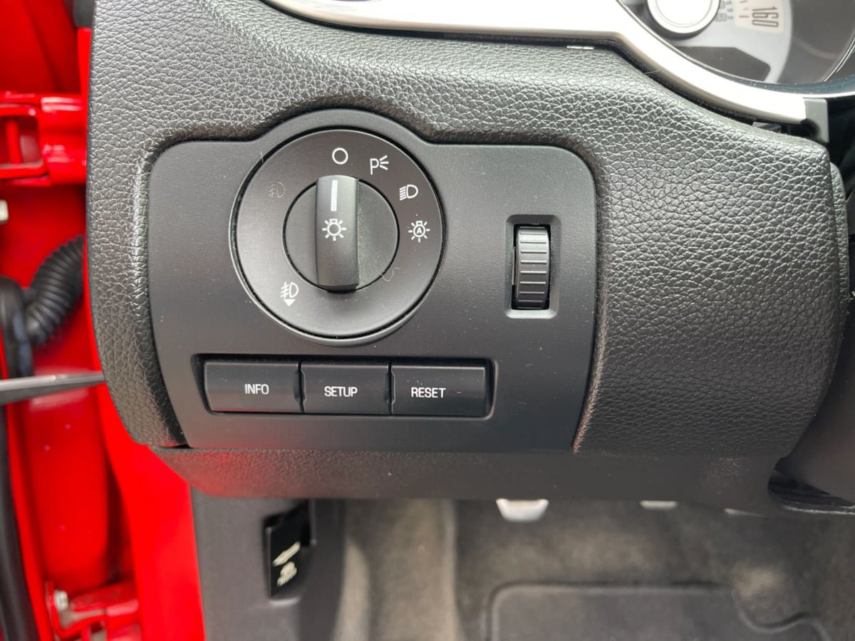 Used 2011 Ford Mustang GT Premium w/ Electronics Pkg RWD image 16