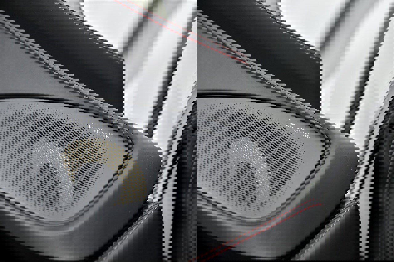 Used 2020 McLaren 570S Spider image 21