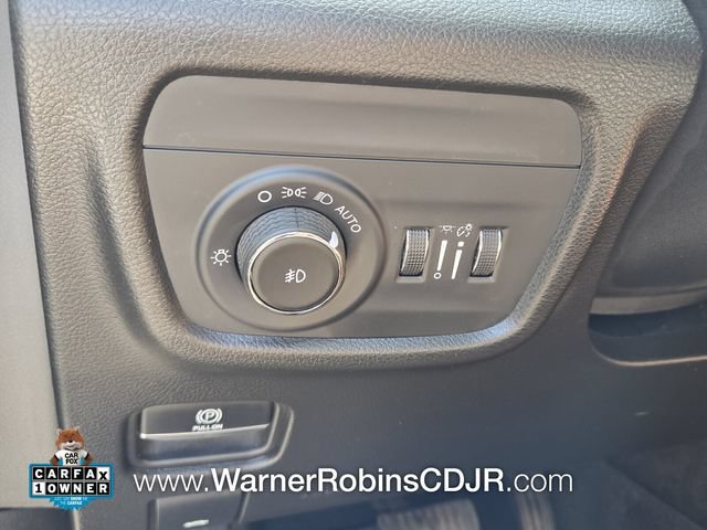 Used 2022 Jeep Grand Cherokee Limited w/ Luxury Tech Group II RWD image 30