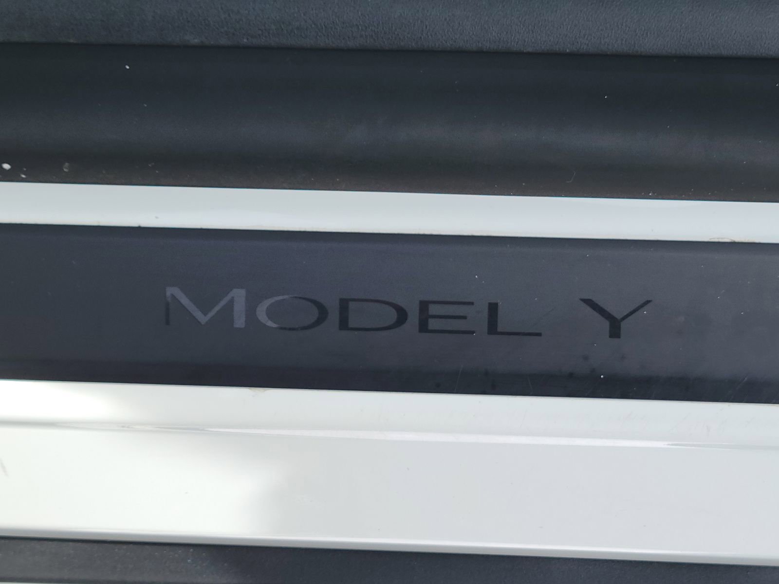 Used 2021 Tesla Model Y Long Range image 15
