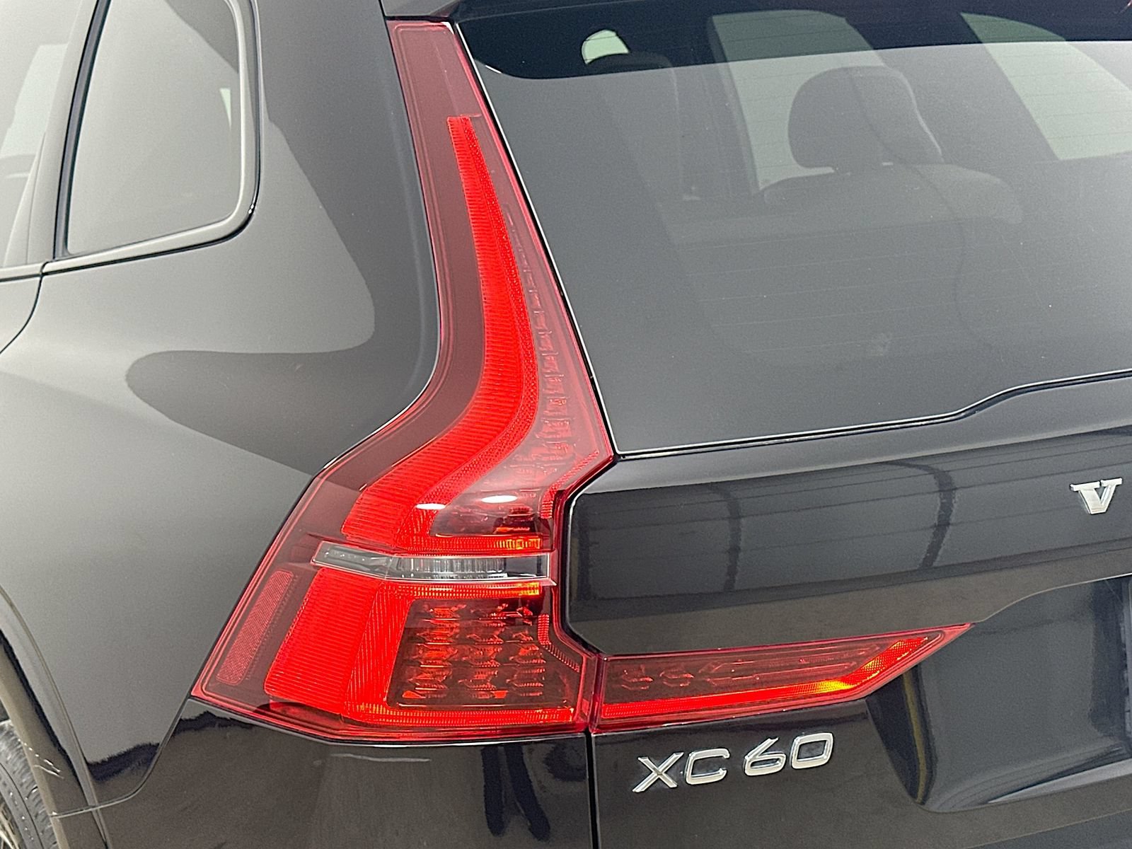 Used 2026 Volvo XC60 B5 Plus w/ Protection Package Premier AWD/4WD image 12