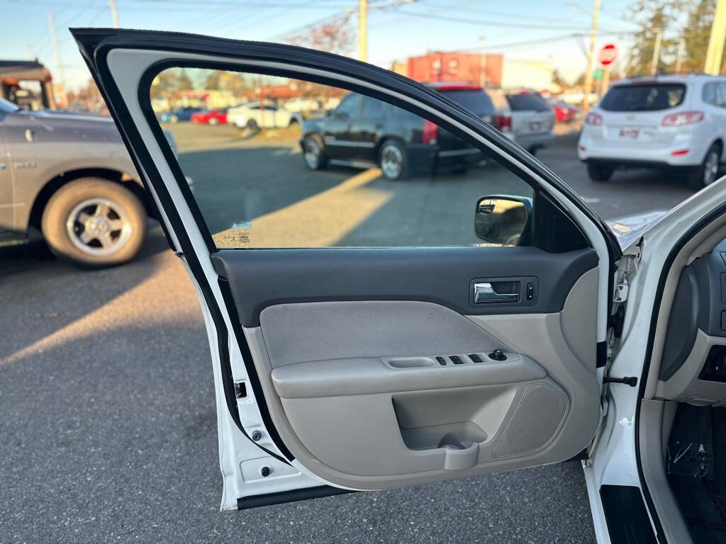 Used 2012 Ford Fusion SE image 12