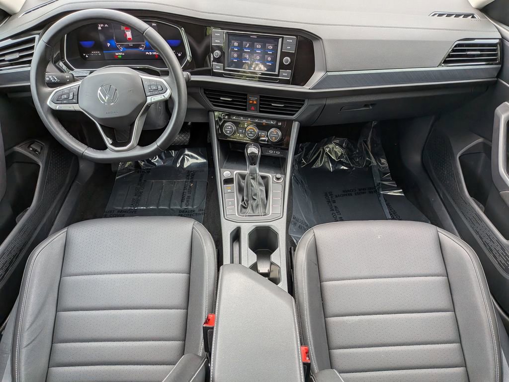 Used 2024 Volkswagen Jetta SE w/ Panoramic Sunroof Package FWD image 28