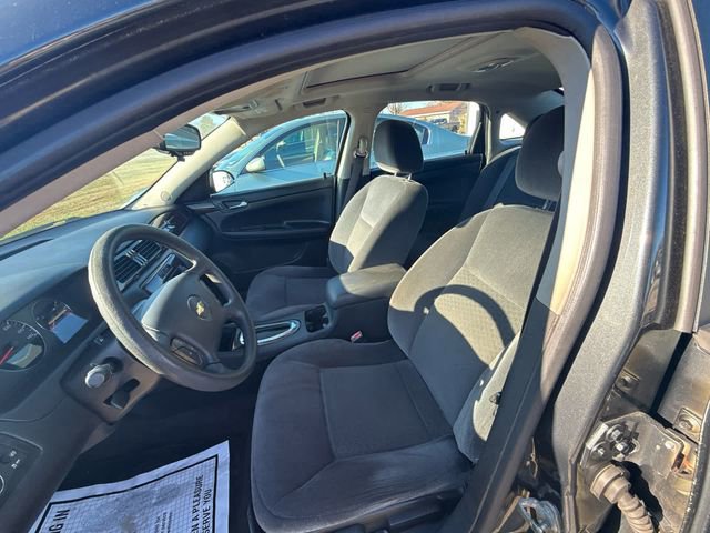 Used 2015 Chevrolet Impala LT w/ LT Sunroof Package FWD image 9