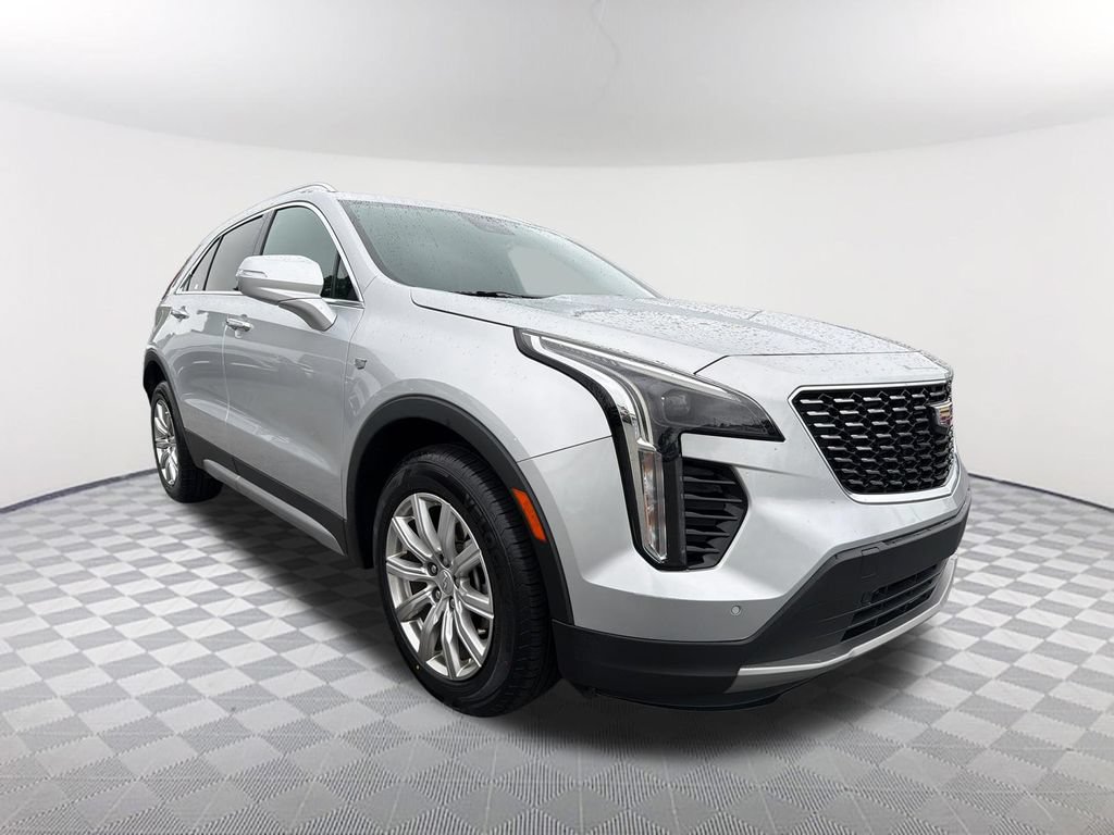 Used 2022 Cadillac XT4 Premium Luxury w/ Safety Alert Package FWD image 3