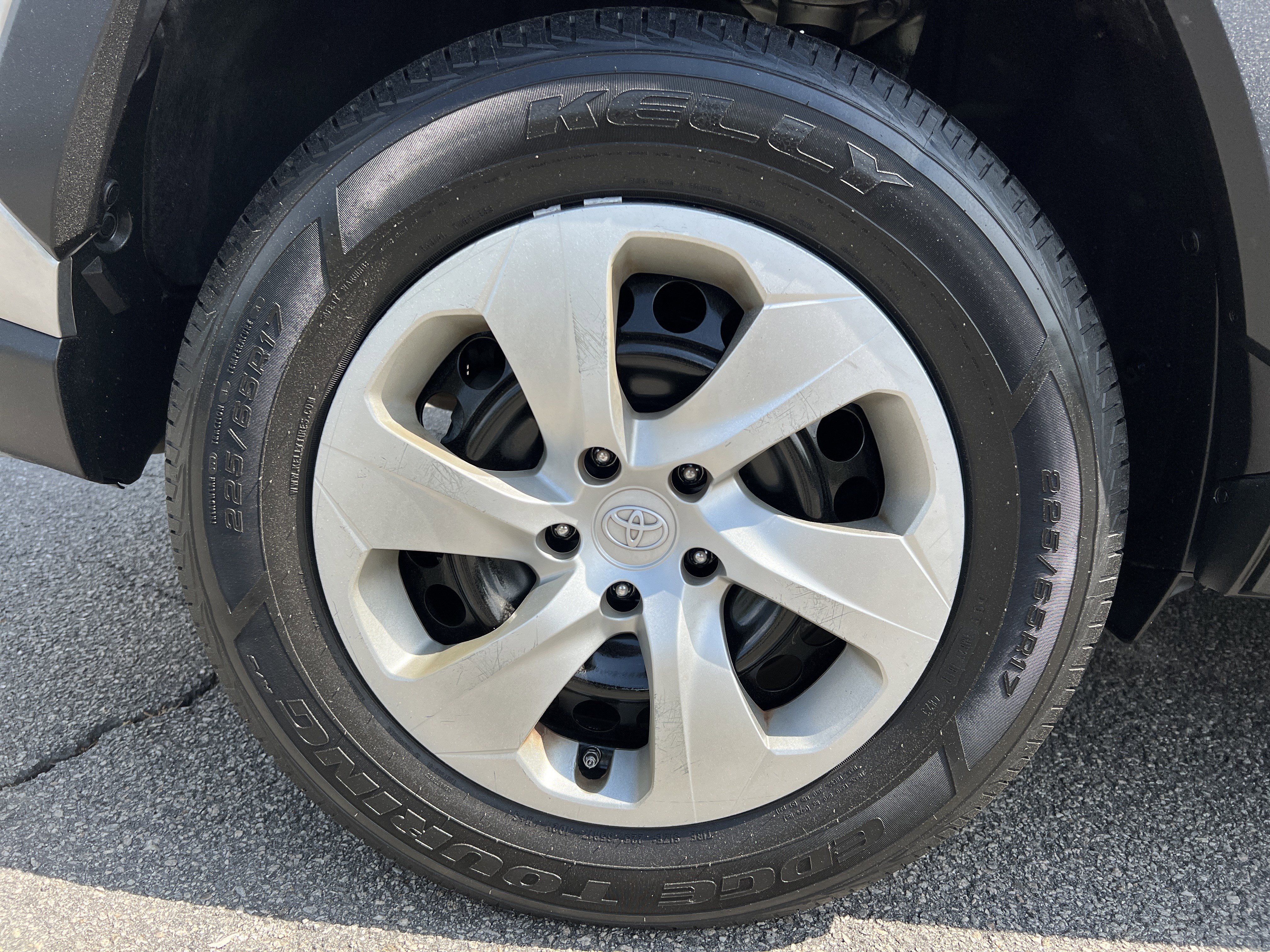 Certified 2020 Toyota RAV4 LE FWD image 28