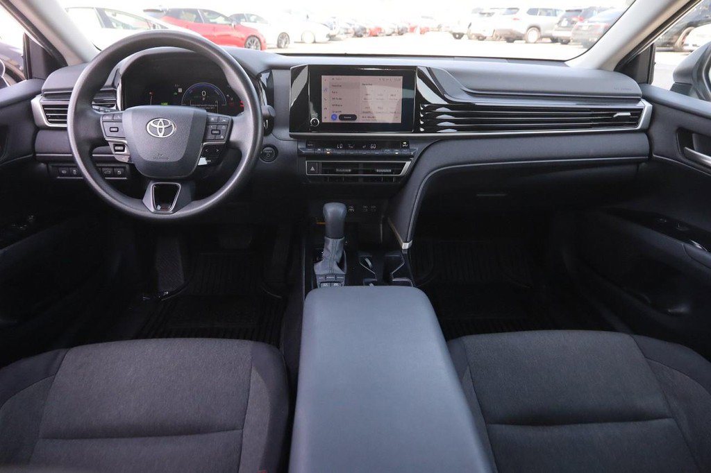 Used 2025 Toyota Camry LE image 21