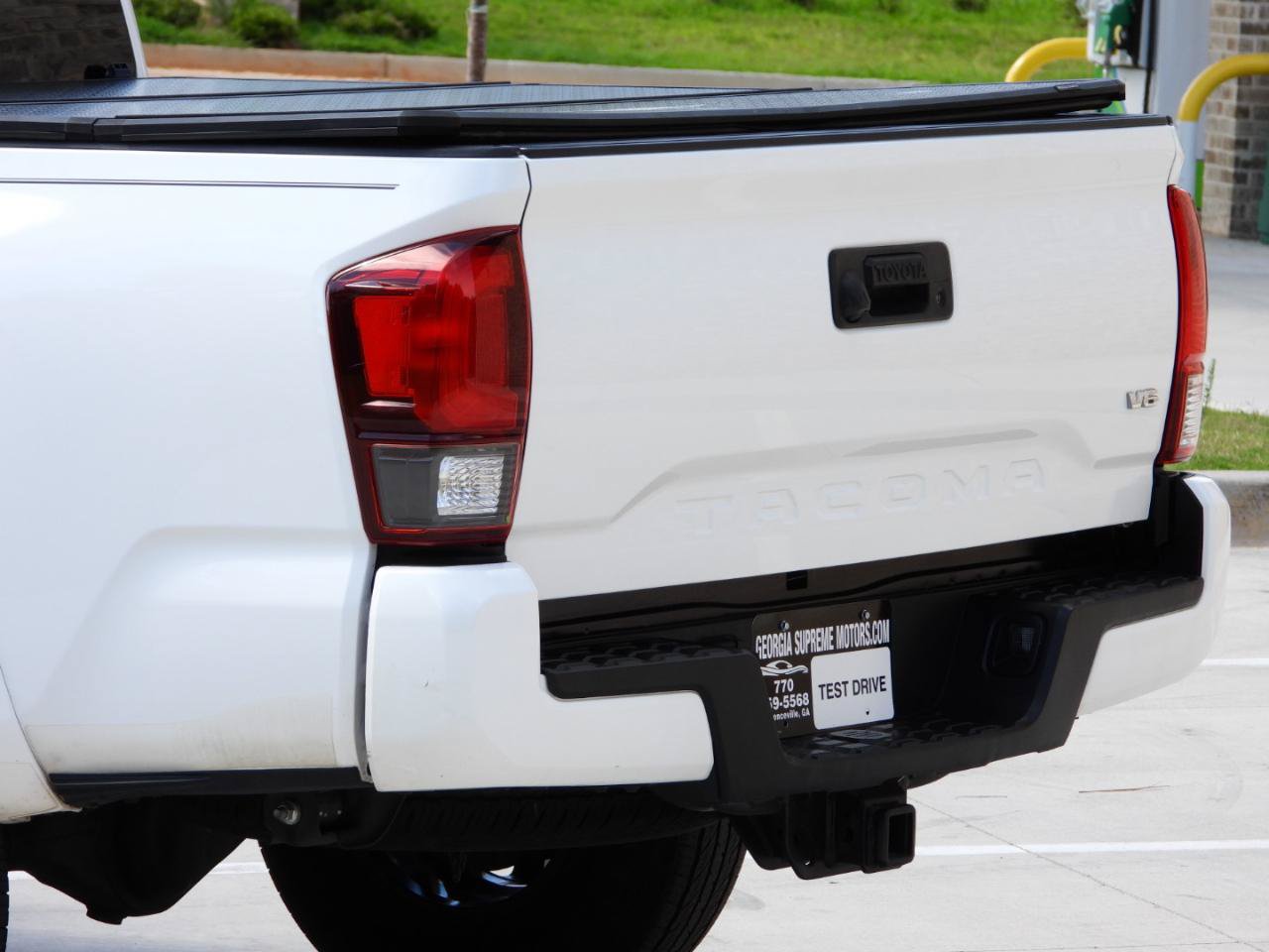 Used 2022 Toyota Tacoma SR5 w/ Technology Package RWD image 16