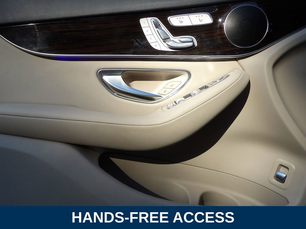 Used 2021 Mercedes-Benz GLC 300 4MATIC image 9