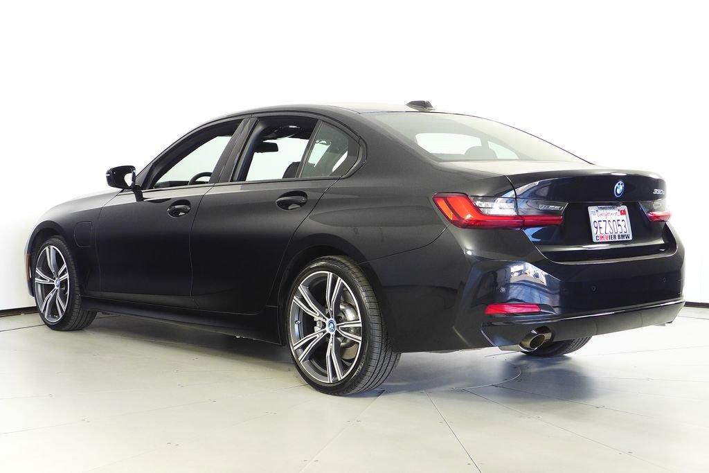 Used 2023 BMW 330e w/ Driving Assistance Package image 9
