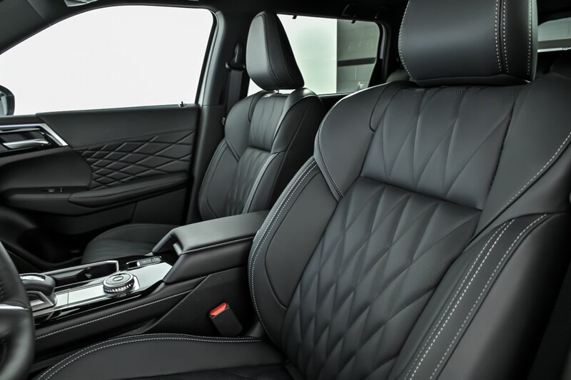 New 2026 Mitsubishi Outlander SEL Black Edition AWD/4WD image 13