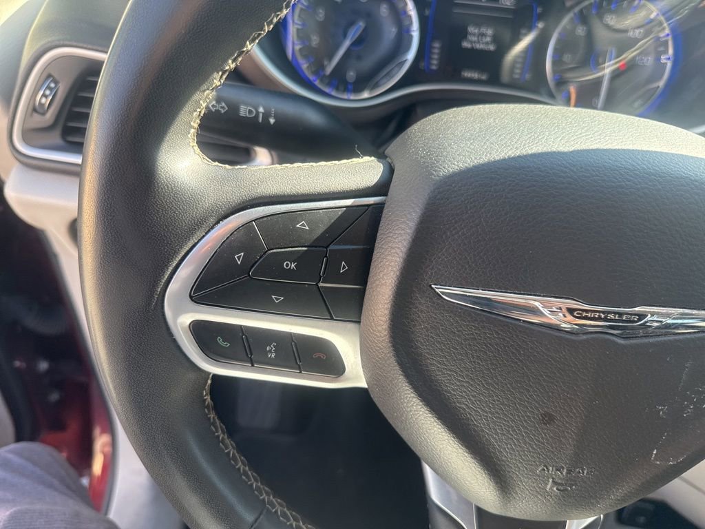 Used 2022 Chrysler Voyager LX image 15