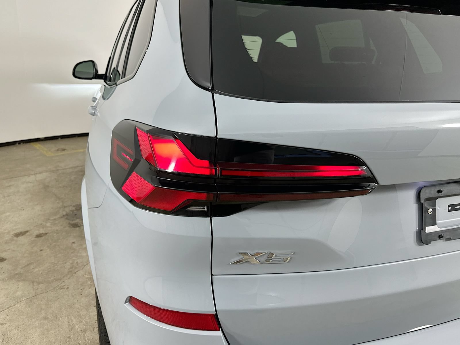 New 2026 BMW X5 xDrive40i AWD/4WD image 11