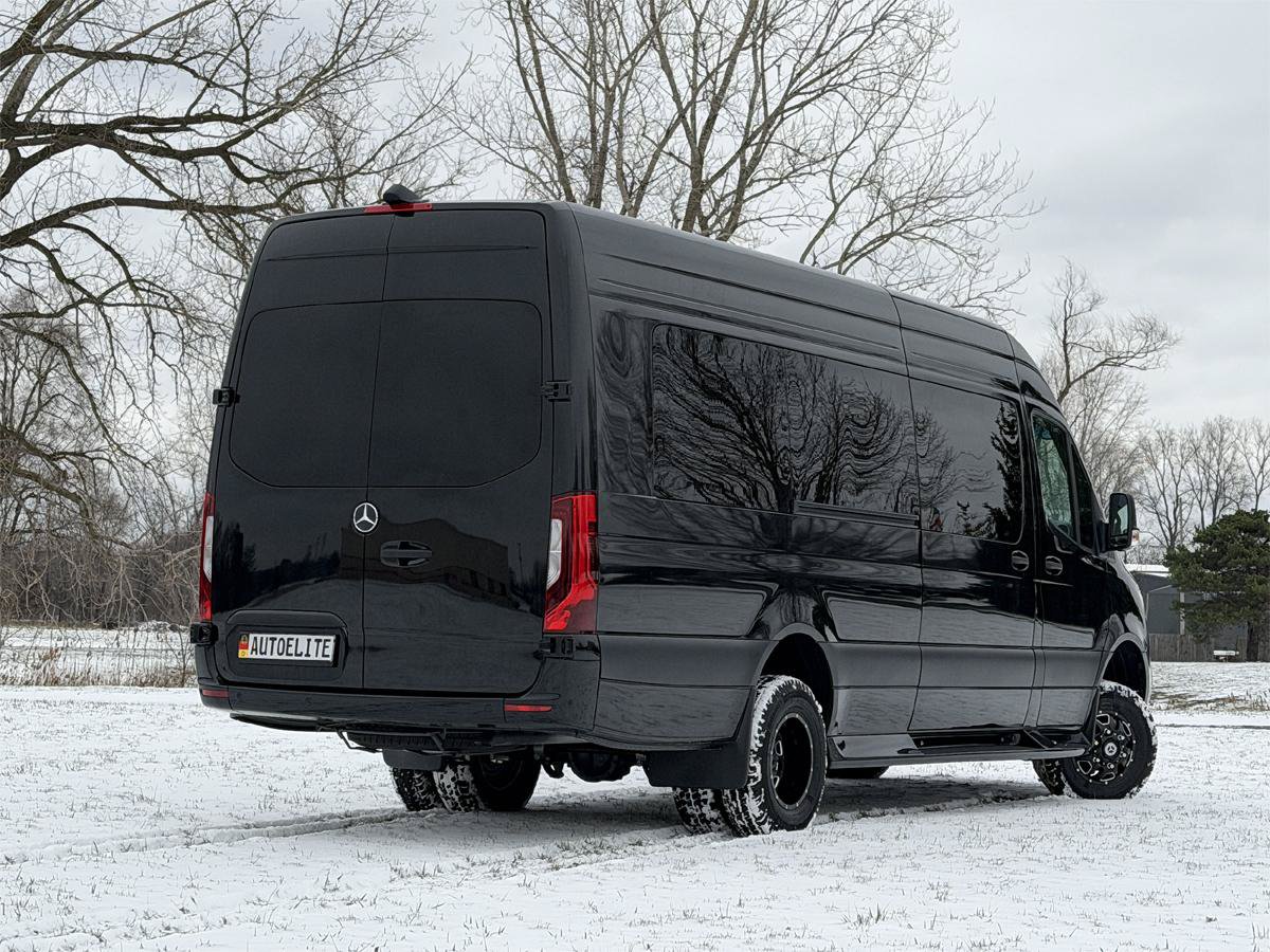 Used 2024 Mercedes-Benz Sprinter 3500 image 31