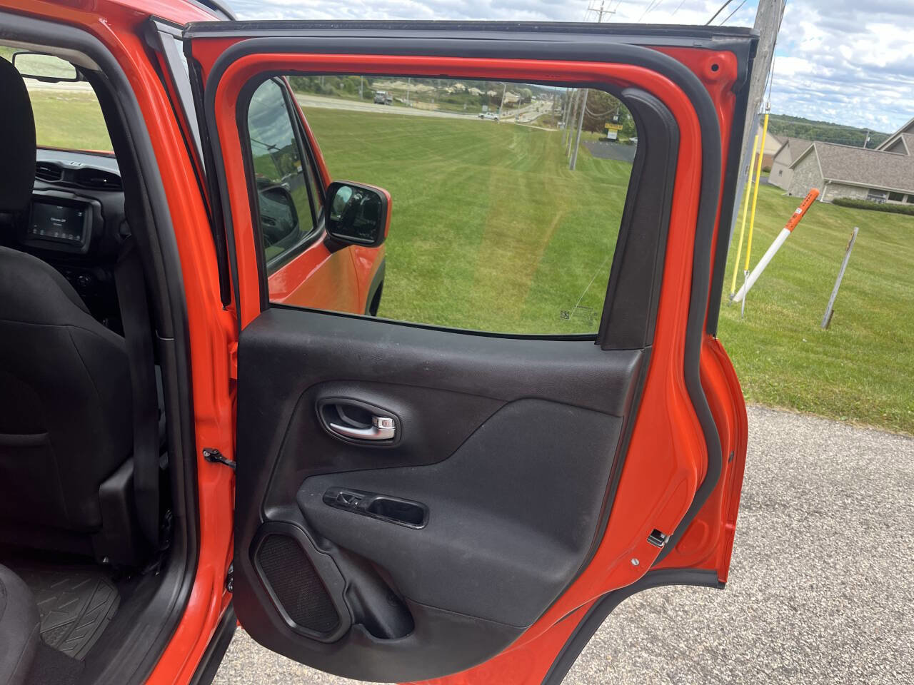 Used 2021 Jeep Renegade Latitude w/ Convenience Group image 34